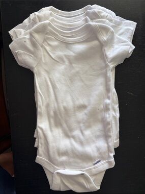 Gerber White Short-Sleeve Baby Bodysuits - Set